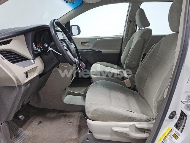 2017 TOYOTA SIENNA (VIN 5TDZZ3DC5HS816309) main photo