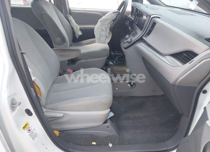 Photo 5 of 2017 Toyota Sienna L 7 PASSENGER (VIN 5TDZZ3DC7HS819101)