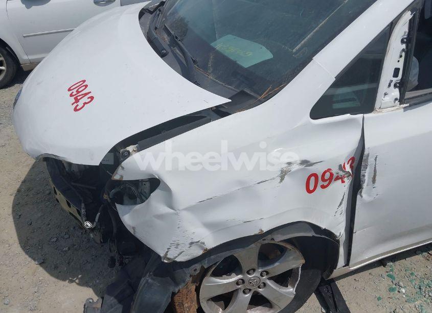 Photo 6 of 2017 Toyota Sienna L 7 PASSENGER (VIN 5TDZZ3DC7HS819101)