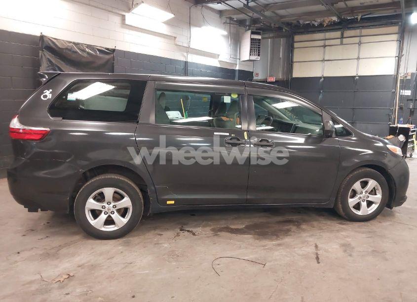 Photo 13 of 2017 Toyota Sienna L 7 PASSENGER (VIN 5TDZZ3DC8HS785086)