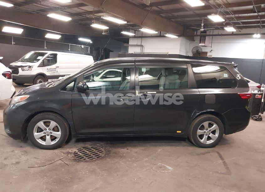 Photo 14 of 2017 Toyota Sienna L 7 PASSENGER (VIN 5TDZZ3DC8HS785086)