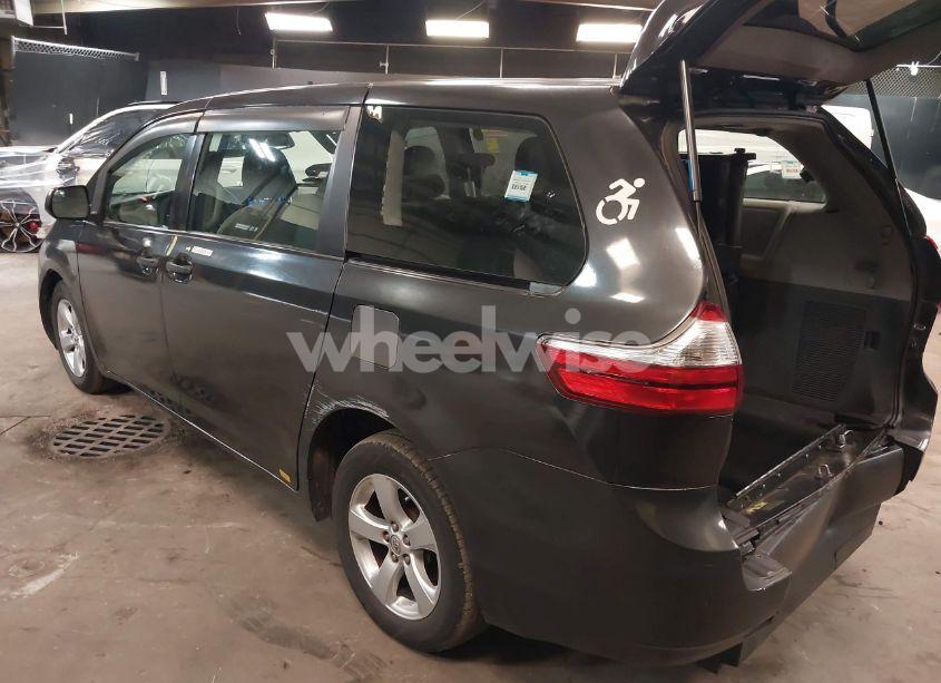 Photo 3 of 2017 Toyota Sienna L 7 PASSENGER (VIN 5TDZZ3DC8HS785086)