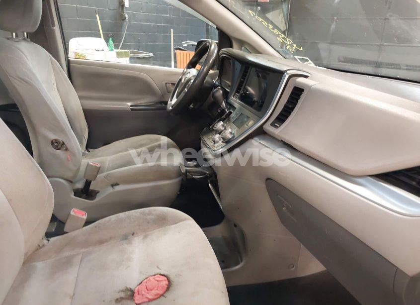 Photo 5 of 2017 Toyota Sienna L 7 PASSENGER (VIN 5TDZZ3DC8HS785086)