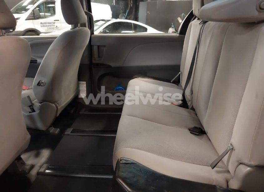 Photo 8 of 2017 Toyota Sienna L 7 PASSENGER (VIN 5TDZZ3DC8HS785086)