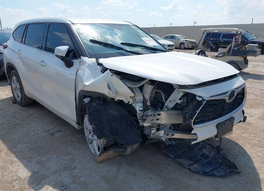 2020 Toyota Highlander LE (VIN 5TDZZRAH0LS009367) main photo