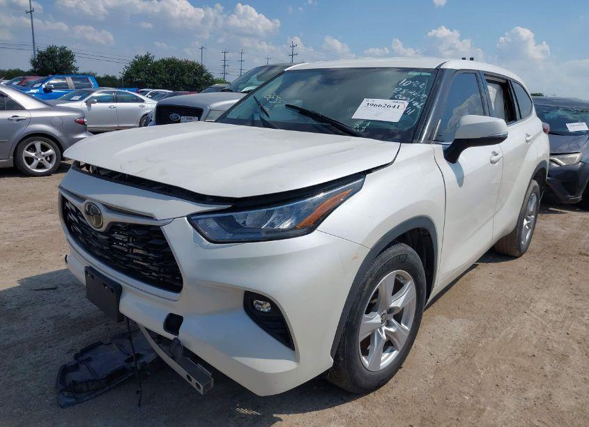 Photo 2 of 2020 Toyota Highlander LE (VIN 5TDZZRAH0LS009367)