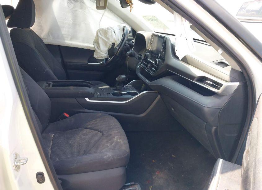 Photo 5 of 2020 Toyota Highlander LE (VIN 5TDZZRAH0LS009367)