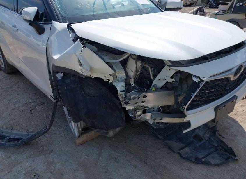 Photo 6 of 2020 Toyota Highlander LE (VIN 5TDZZRAH0LS009367)