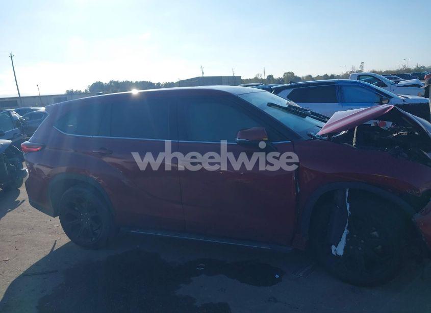 Photo 14 of 2022 Toyota Highlander LE (VIN 5TDZZRAH1NS132002)