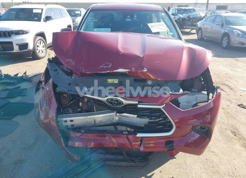 Photo 6 of 2022 Toyota Highlander LE (VIN 5TDZZRAH1NS132002)