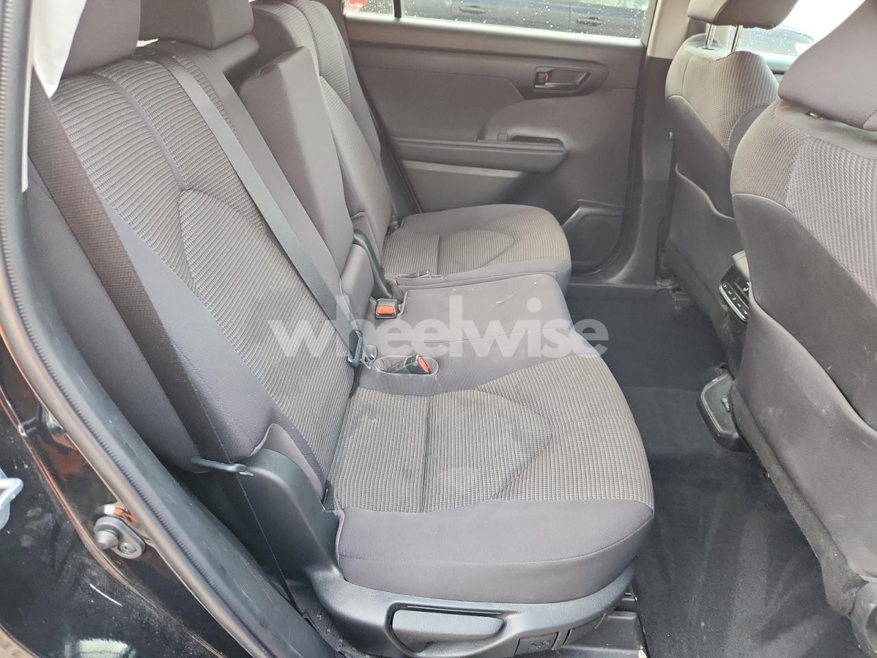 Photo 11 of 2022 TOYOTA HIGHLANDER L (VIN 5TDZZRAH1NS132923)