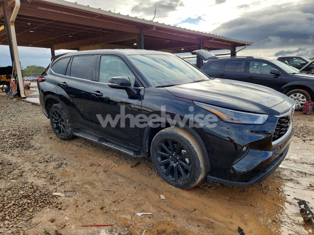 Photo 4 of 2022 TOYOTA HIGHLANDER L (VIN 5TDZZRAH1NS132923)