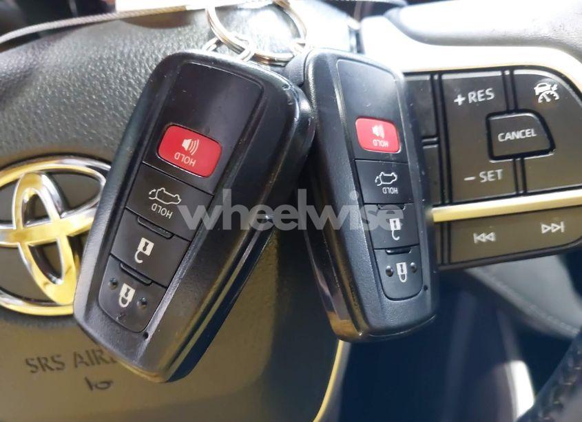 Photo 11 of 2022 Toyota Highlander LE (VIN 5TDZZRAH2NS135247)