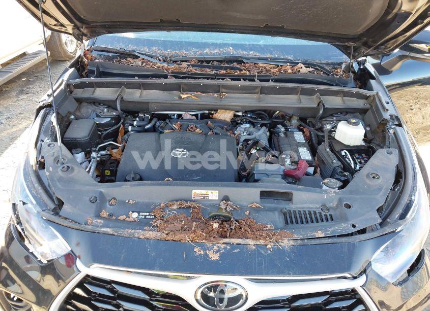 Photo 10 of 2022 Toyota Highlander LE (VIN 5TDZZRAH2NS142568)