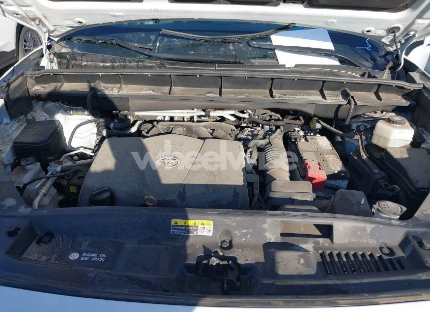 Photo 10 of 2022 Toyota Highlander LE (VIN 5TDZZRAH3NS541716)