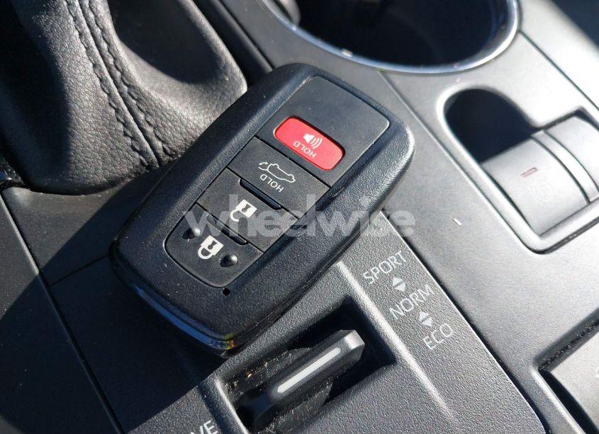 Photo 11 of 2022 Toyota Highlander LE (VIN 5TDZZRAH3NS541716)