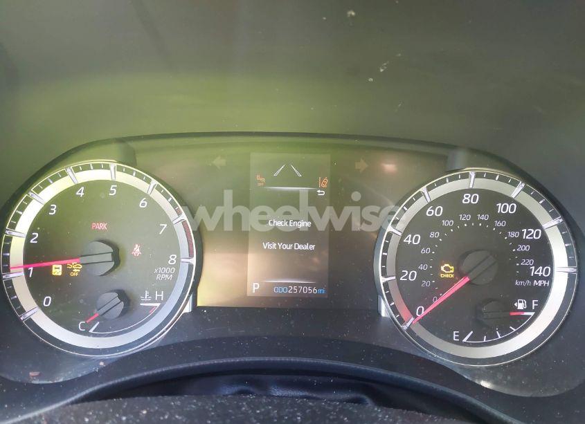 Photo 7 of 2021 Toyota Highlander LE (VIN 5TDZZRAH4MS068164)