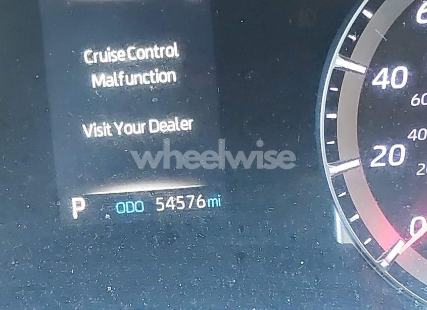 Photo 15 of 2021 Toyota Highlander LE (VIN 5TDZZRAH4MS515690)