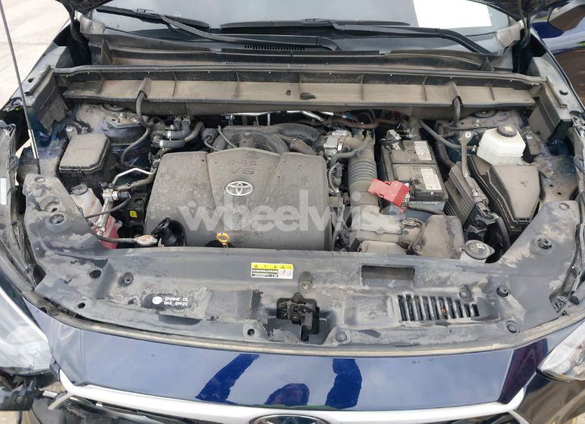 Photo 10 of 2021 Toyota Highlander LE (VIN 5TDZZRAH4MS525894)