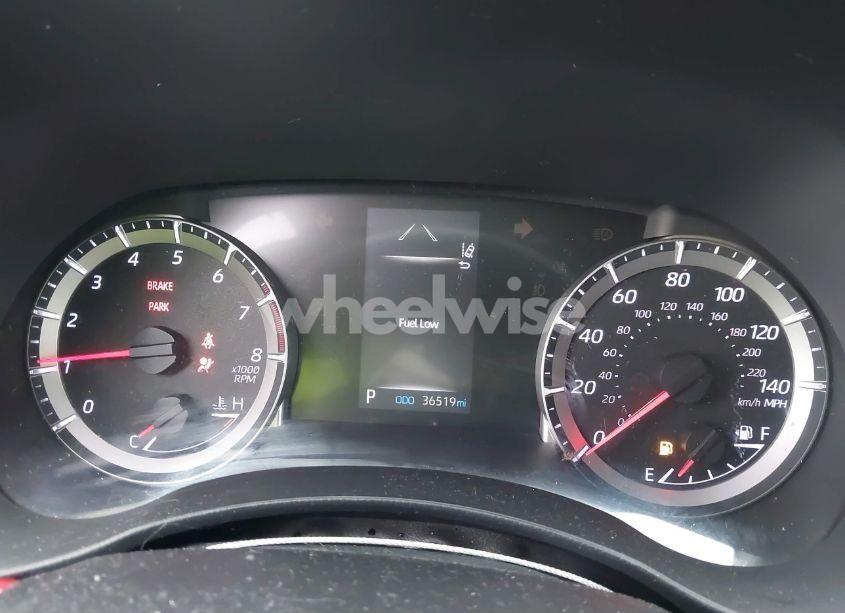 Photo 7 of 2021 Toyota Highlander LE (VIN 5TDZZRAH4MS525894)