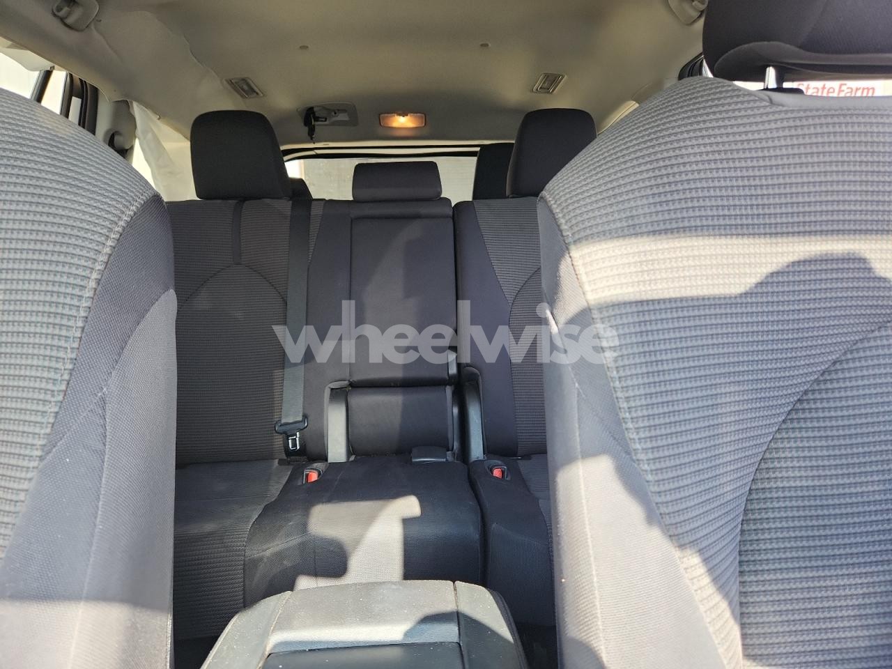 Photo 10 of 2021 TOYOTA HIGHLANDER L (VIN 5TDZZRAH4MS536247)