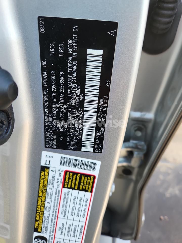 Photo 13 of 2021 TOYOTA HIGHLANDER L (VIN 5TDZZRAH4MS536247)