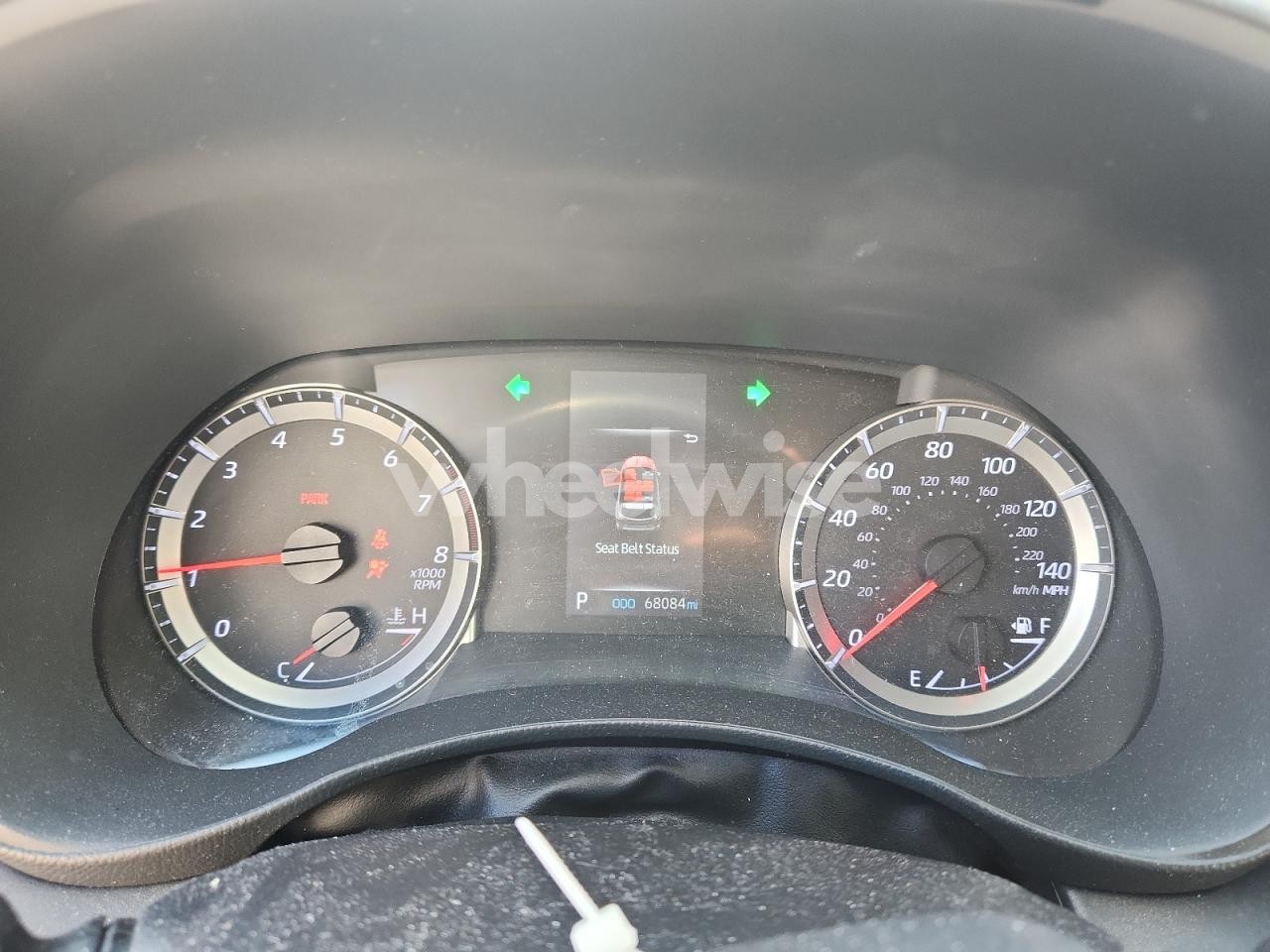 Photo 9 of 2021 TOYOTA HIGHLANDER L (VIN 5TDZZRAH4MS536247)