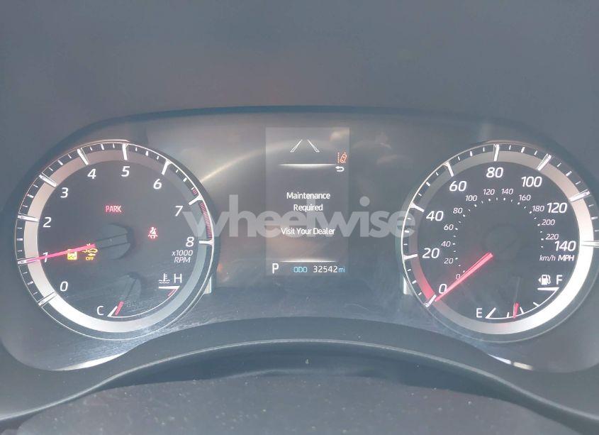 Photo 7 of 2021 Toyota Highlander LE (VIN 5TDZZRAH5MS525595)