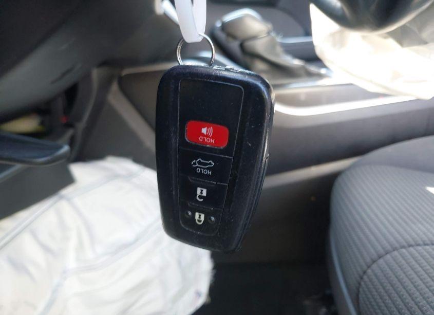 Photo 11 of 2021 Toyota Highlander LE (VIN 5TDZZRAH6MS515349)