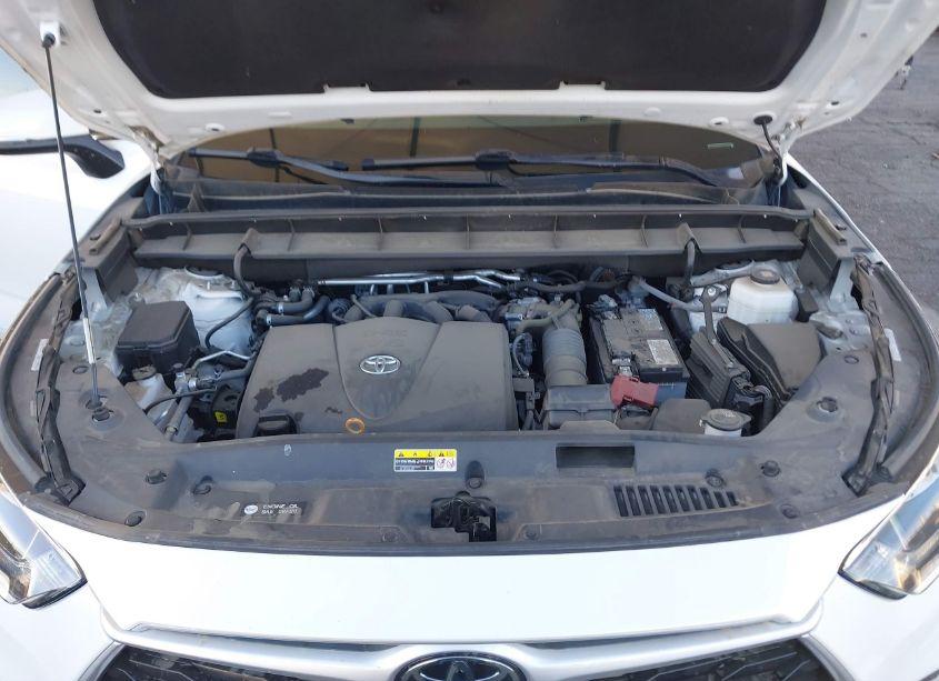 Photo 10 of 2020 Toyota Highlander LE (VIN 5TDZZRAH7LS013884)