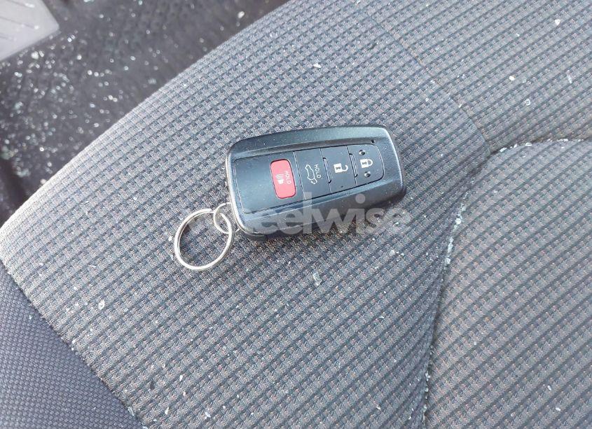 Photo 11 of 2022 Toyota Highlander LE (VIN 5TDZZRAH7NS558227)