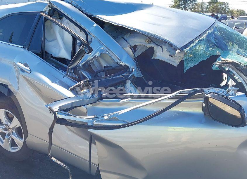 Photo 6 of 2022 Toyota Highlander LE (VIN 5TDZZRAH7NS558227)