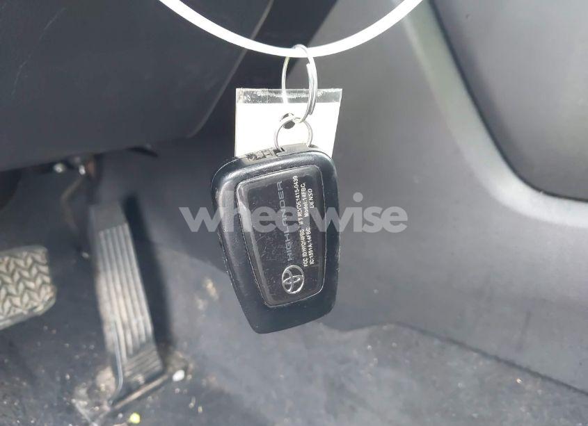 Photo 11 of 2021 Toyota Highlander L/LE (VIN 5TDZZRAH8MS032512)