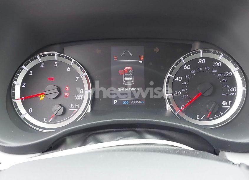 Photo 7 of 2021 Toyota Highlander LE (VIN 5TDZZRAH9MS529942)