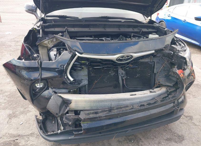 Photo 6 of 2020 Toyota Highlander LE (VIN 5TDZZRAHXLS013443)