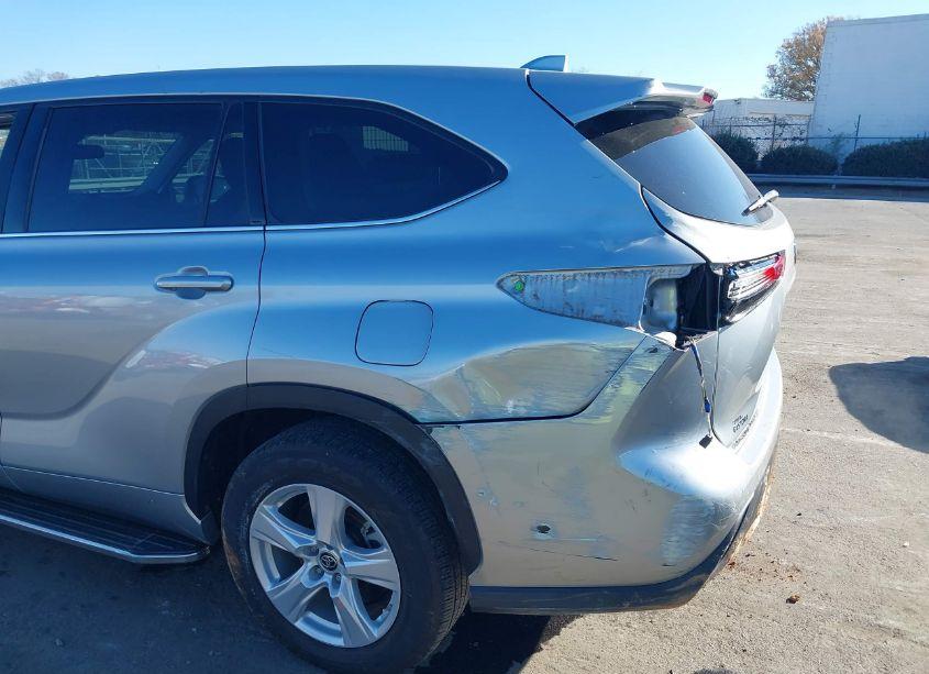 Photo 12 of 2020 Toyota Highlander LE (VIN 5TDZZRAHXLS015158)