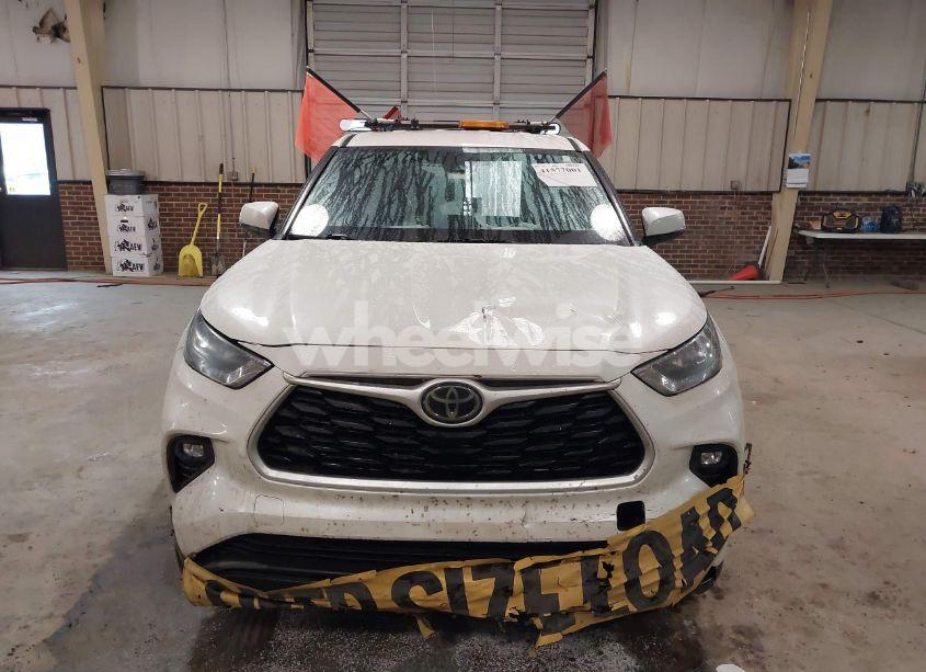 Photo 13 of 2020 Toyota Highlander LE (VIN 5TDZZRAHXLS503252)