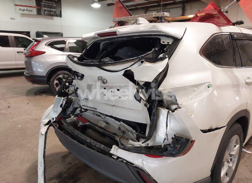 Photo 6 of 2020 Toyota Highlander LE (VIN 5TDZZRAHXLS503252)