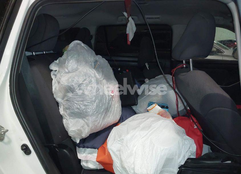 Photo 8 of 2020 Toyota Highlander LE (VIN 5TDZZRAHXLS503252)