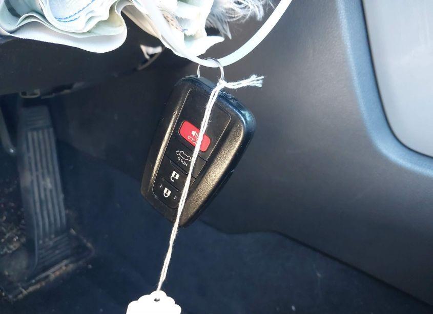 Photo 11 of 2021 Toyota Highlander LE (VIN 5TDZZRAHXMS083865)