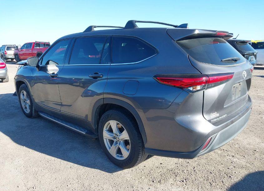 Photo 3 of 2021 Toyota Highlander LE (VIN 5TDZZRAHXMS083865)