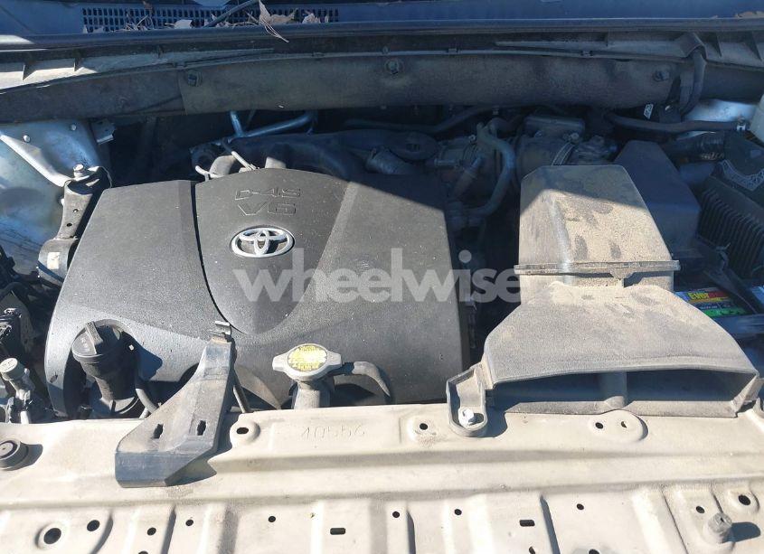 Photo 10 of 2017 Toyota Highlander LE PLUS (VIN 5TDZZRFH0HS217300)