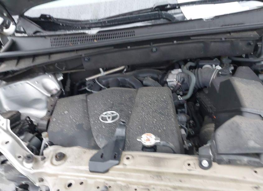 Photo 10 of 2019 Toyota Highlander LE PLUS (VIN 5TDZZRFH0KS293817)