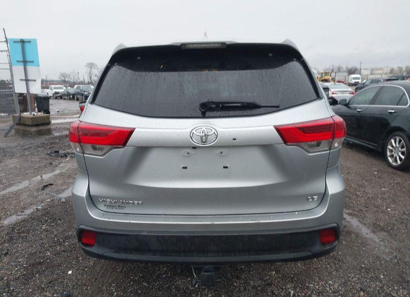 Photo 17 of 2019 Toyota Highlander LE PLUS (VIN 5TDZZRFH0KS293817)