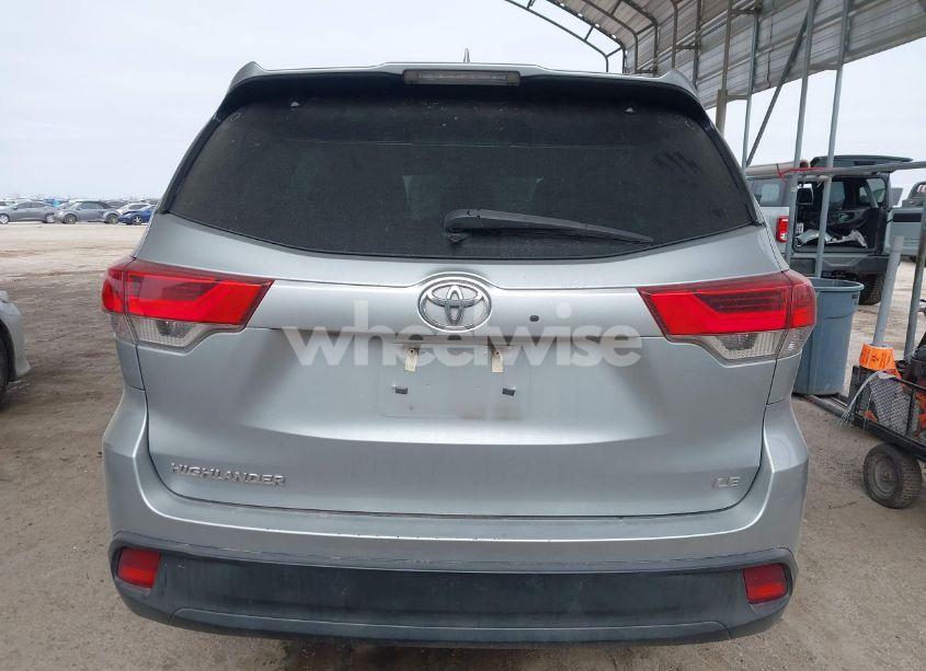 Photo 16 of 2018 Toyota Highlander LE PLUS (VIN 5TDZZRFH1JS260193)