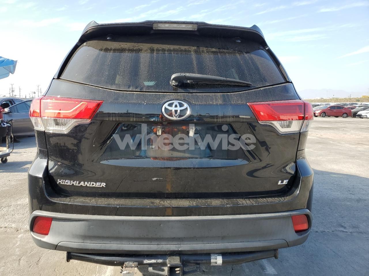 Photo 6 of 2018 TOYOTA HIGHLANDER LE N/A (VIN 5TDZZRFH1JS269007)