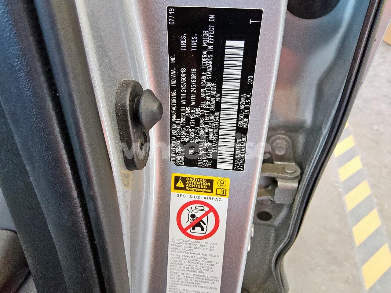 Photo 12 of 2019 TOYOTA HIGHLANDER LE (VIN 5TDZZRFH1KS345486)