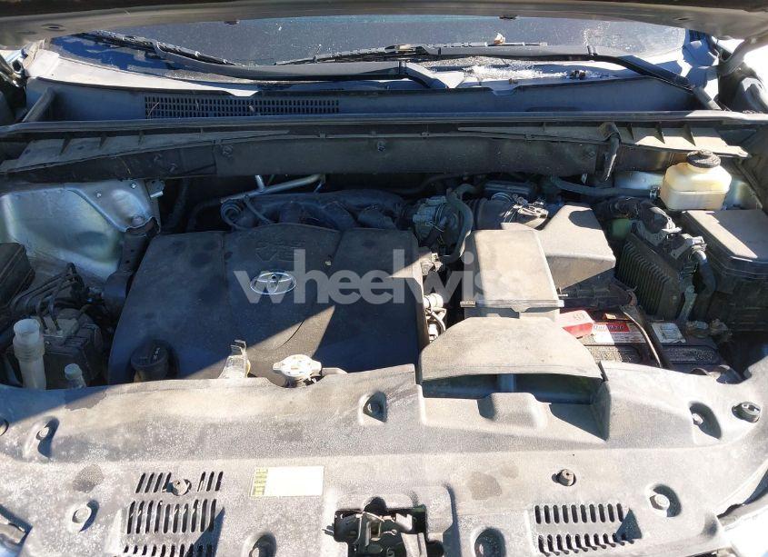 Photo 10 of 2018 Toyota Highlander LE (VIN 5TDZZRFH2JS274393)