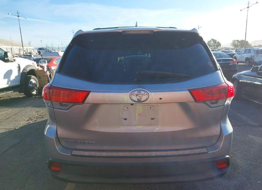 Photo 17 of 2019 Toyota Highlander LE PLUS (VIN 5TDZZRFH2KS301447)