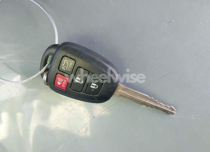 Photo 11 of 2017 Toyota Highlander LE PLUS (VIN 5TDZZRFH3HS190139)